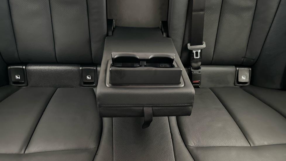 Rear Armrest/ Cup Holder