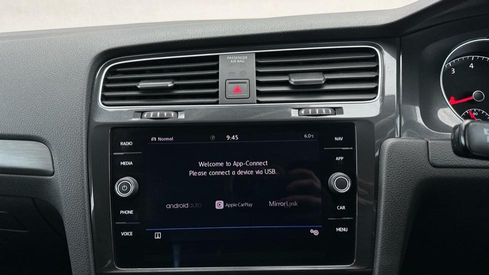 Apple Car Play & Android Auto