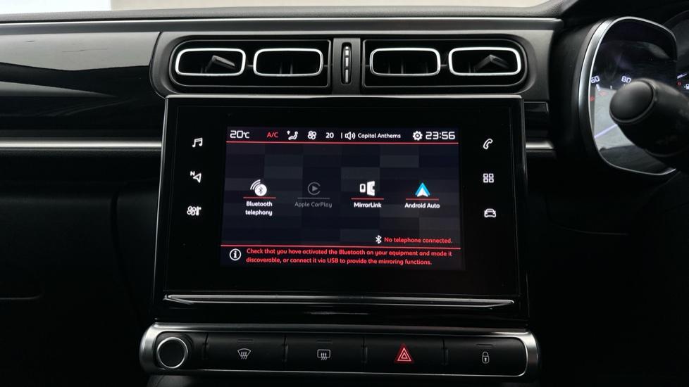 Bluetooth / Apple CarPlay / Android Auto 