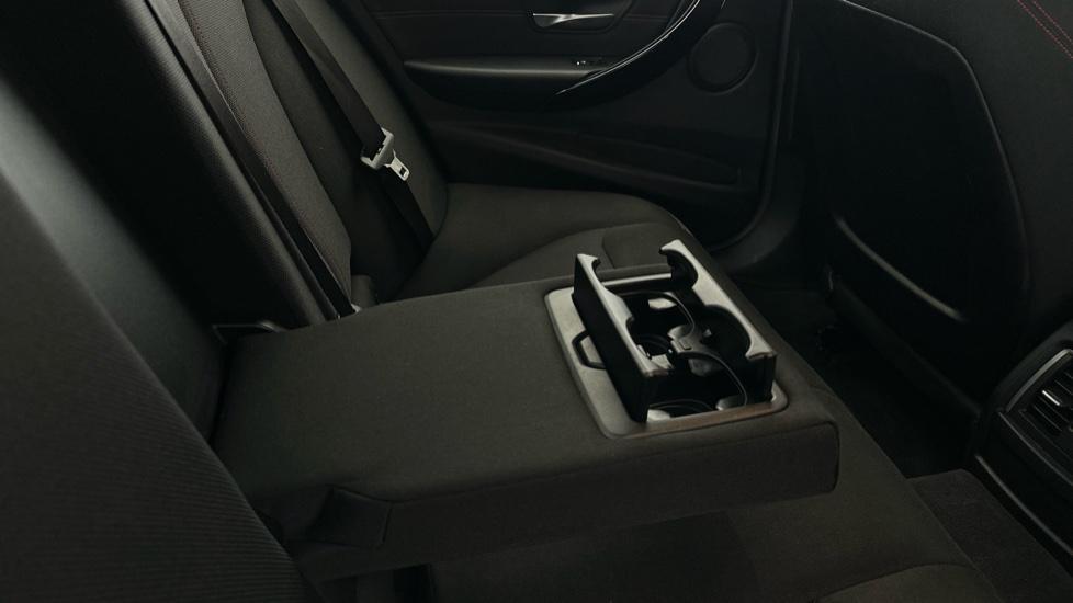 Rear Armrest/ Cup Holder