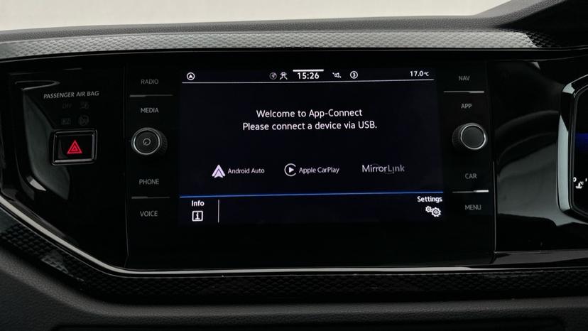 Apple Car Play & Android Auto