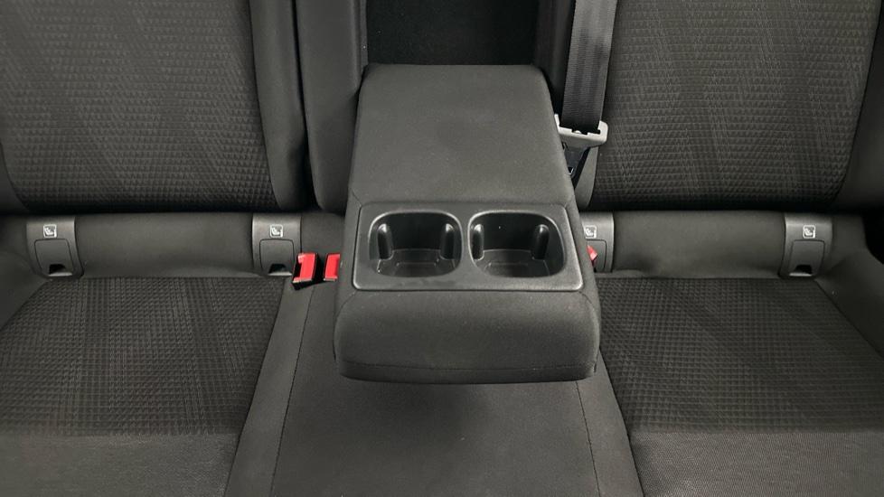 Rear Armrest/ Cup Holder