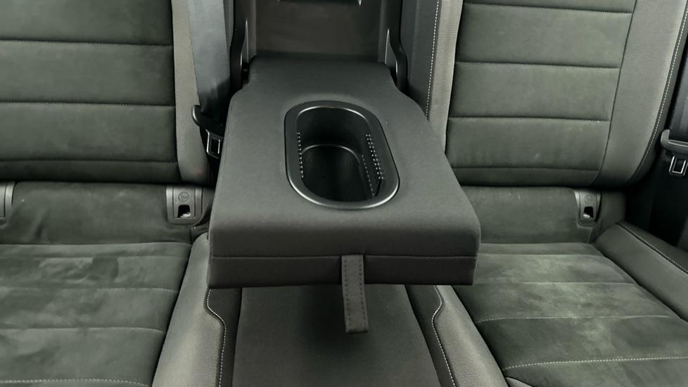 Rear Armrest/ Cup Holder