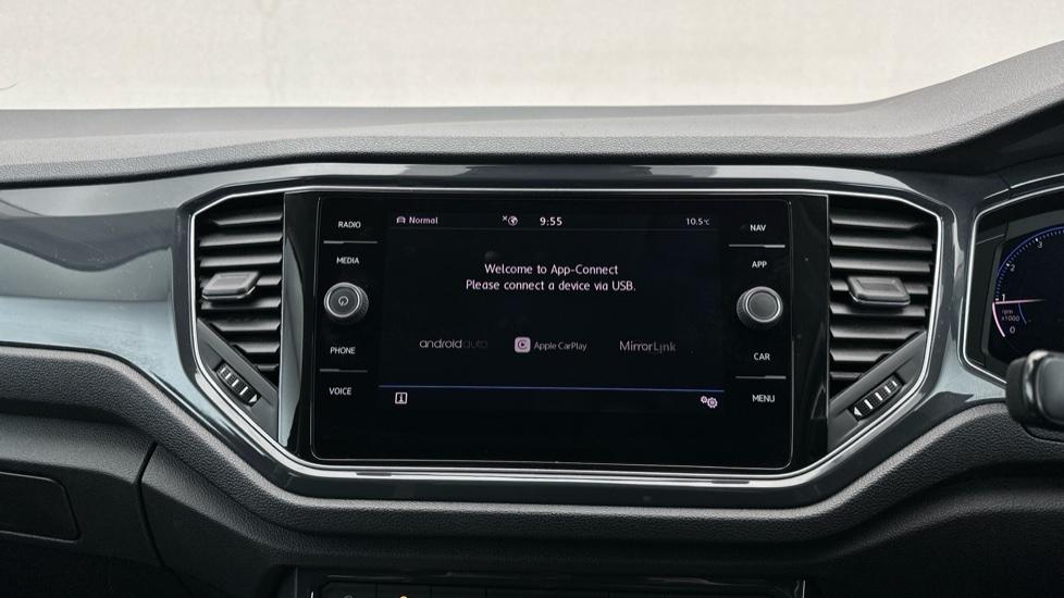 Apple Car Play & Android Auto