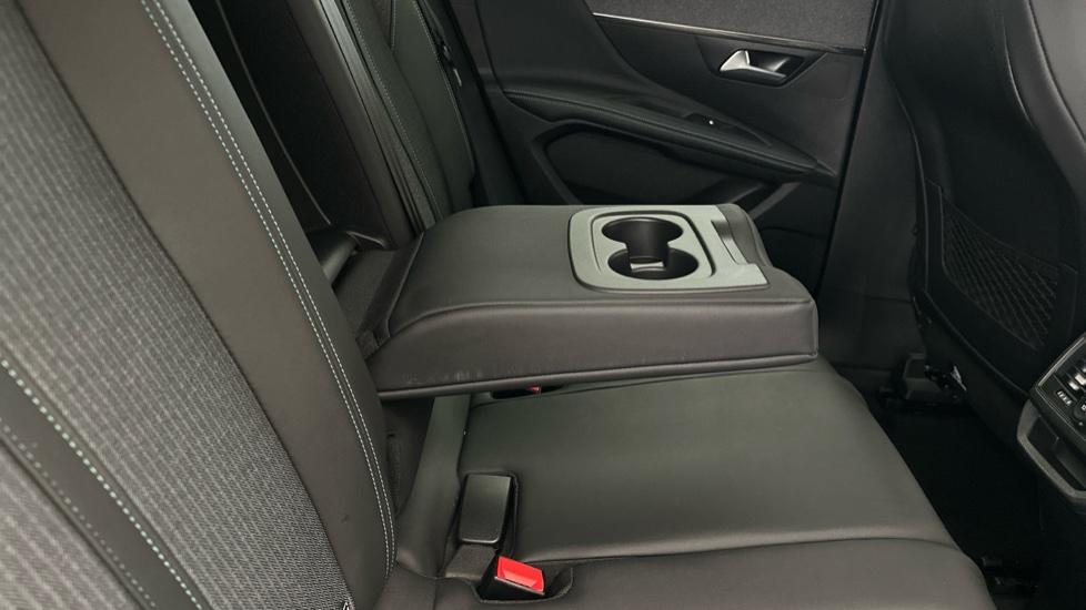 Rear Armrest/ Cup Holder