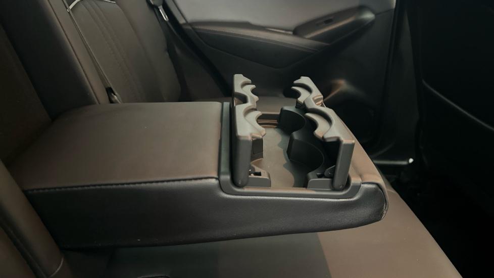 Rear Armrest/ Cup Holder