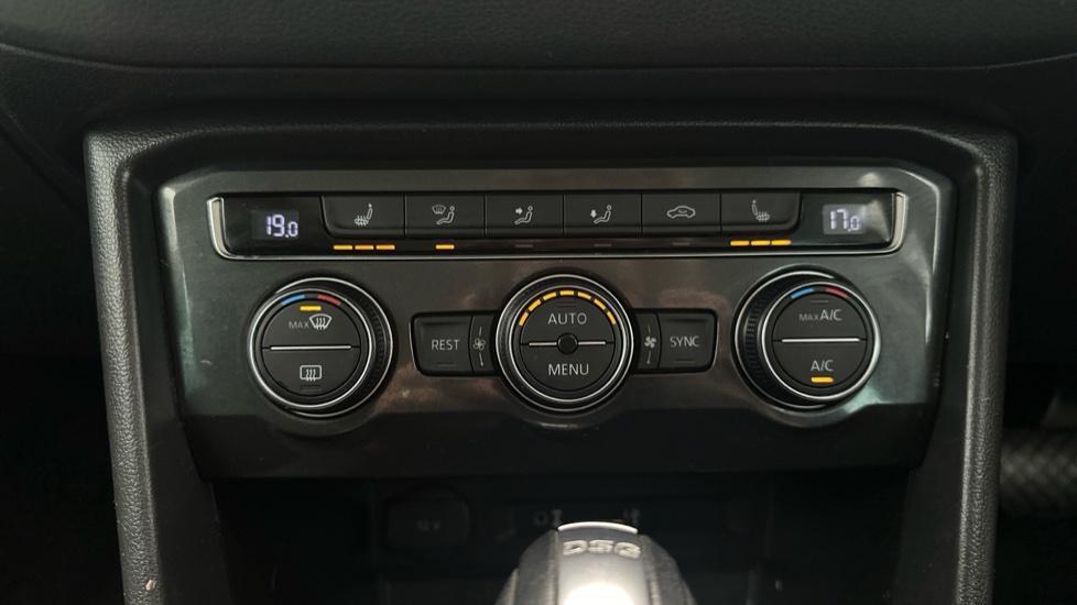 Air Conditioning /Dual Climate Control /Heated Seats 