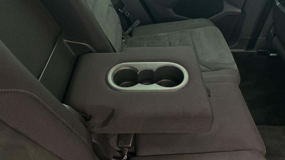 Rear Armrest/ Cup Holder