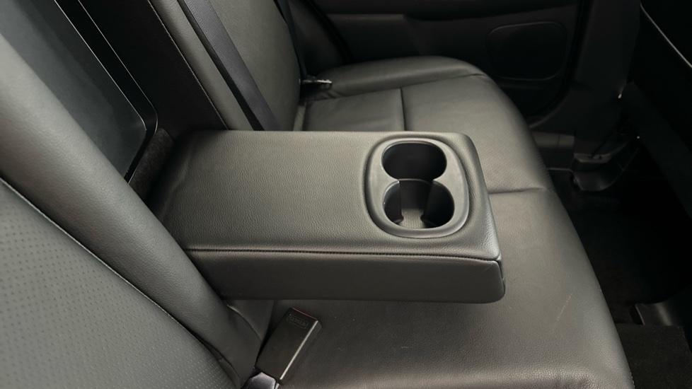 Rear Armrest/ Cup Holder