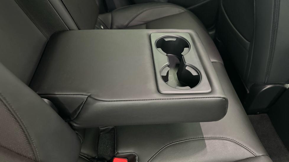 Rear Armrest/ Cup Holder