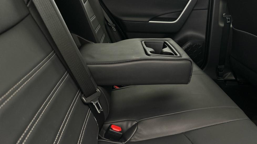 Rear Armrest/ Cup Holder