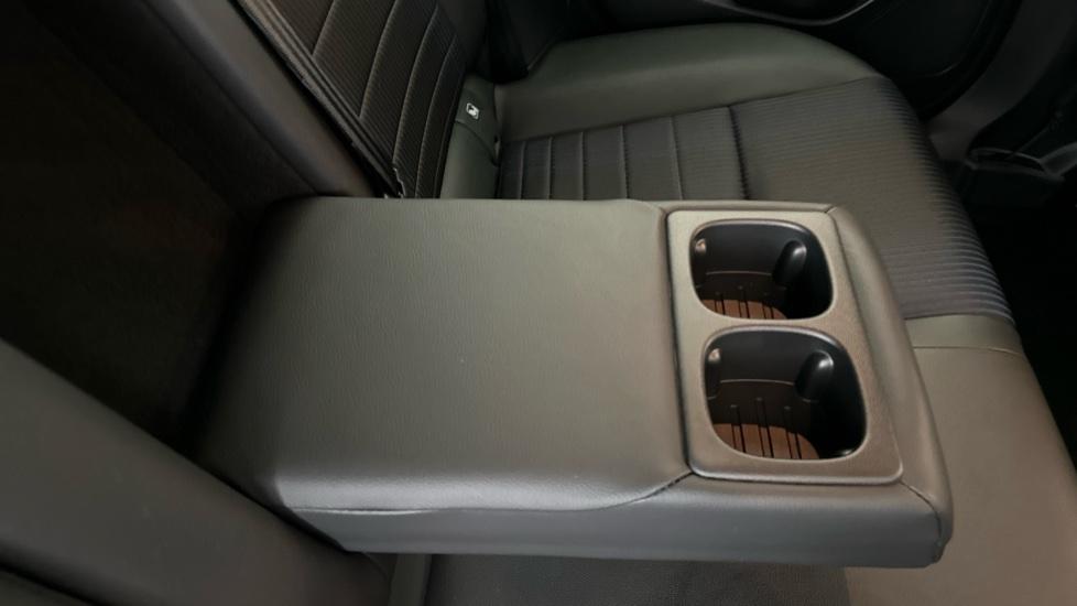 Rear Armrest/ Cup Holder