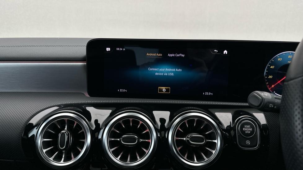 Apple Car Play & Android Auto