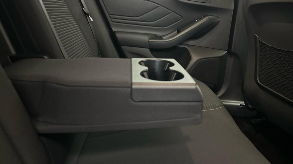 Rear Armrest/ Cup Holder