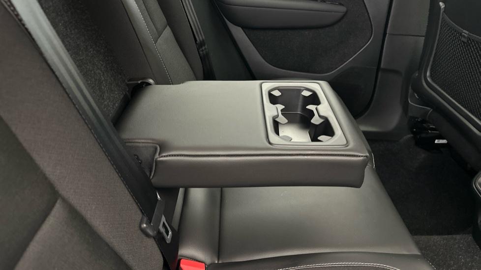 Rear Armrest/ Cup Holder