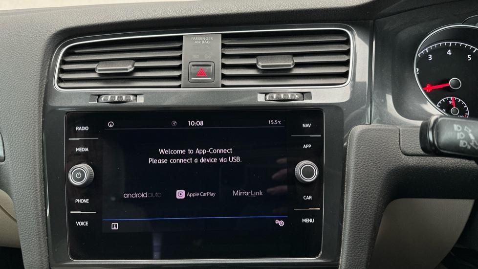 Apple Car Play & Android Auto