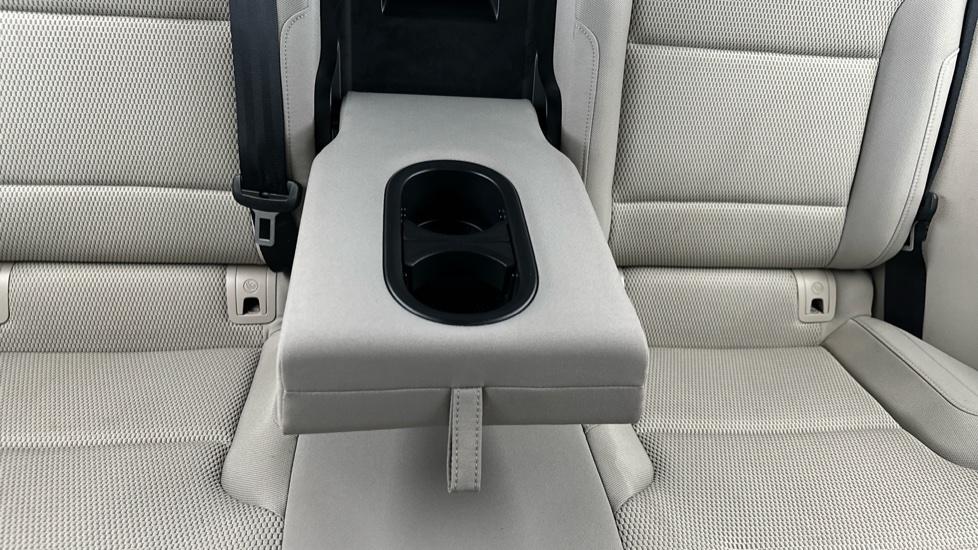 Rear Armrest/ Cup Holder