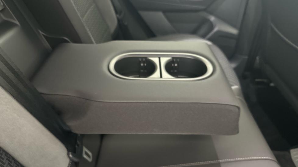 Rear Armrest/ Cup Holder