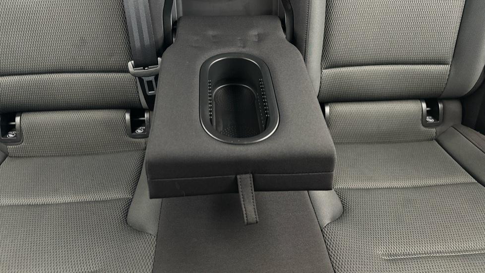 Rear Armrest/ Cup Holder