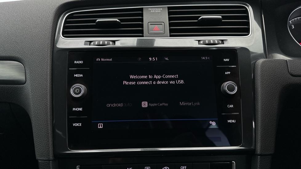 Apple Car Play & Android Auto