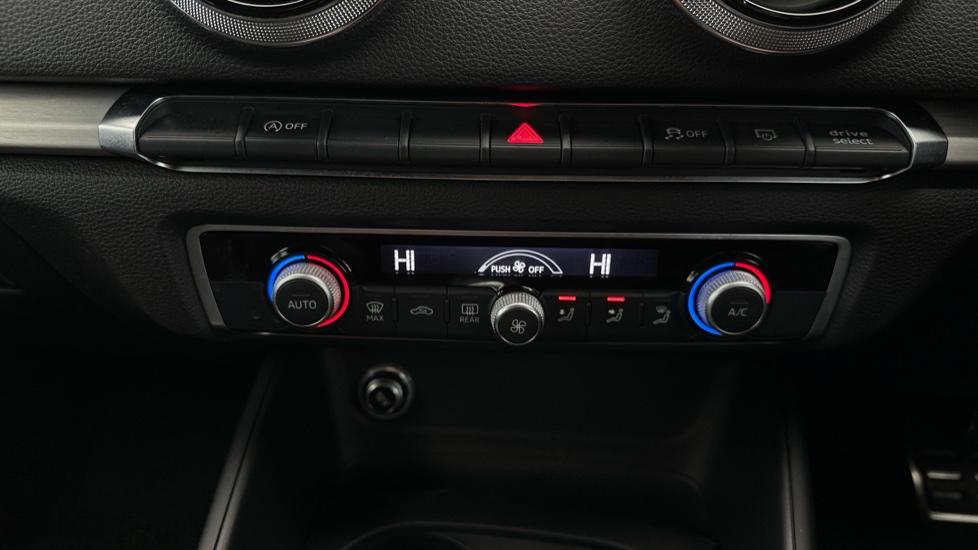 Auto Stop/Start/Air Conditioning /Dual Climate Control 