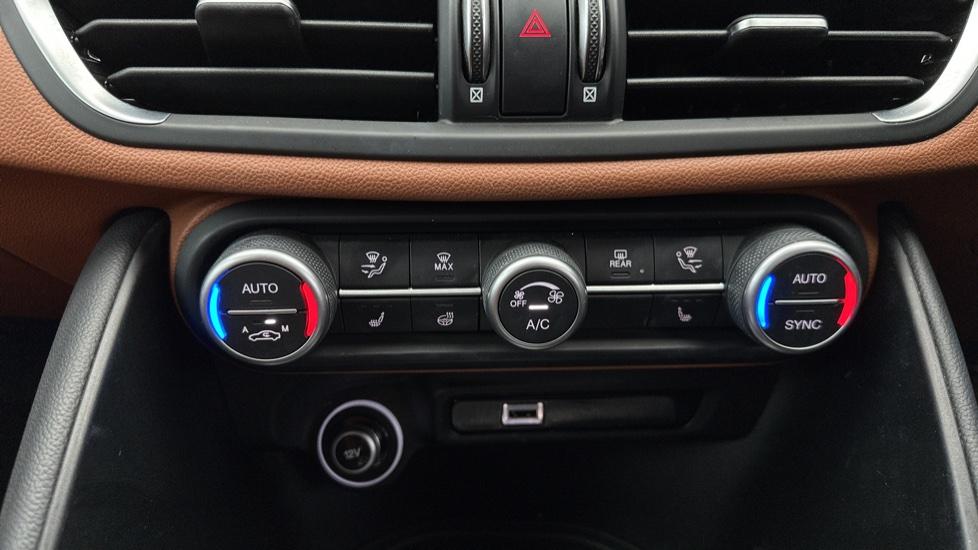 Air Conditioning /Dual climate control 