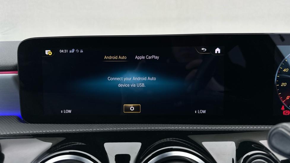 Apple Car Play & Android Auto