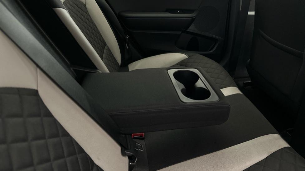 Rear Armrest/ Cup Holder