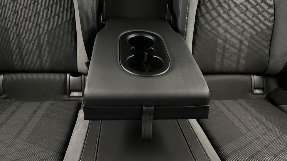 Rear Armrest/ Cup Holder