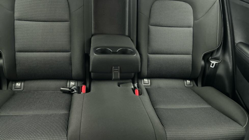 Rear Armrest/ Cup Holder