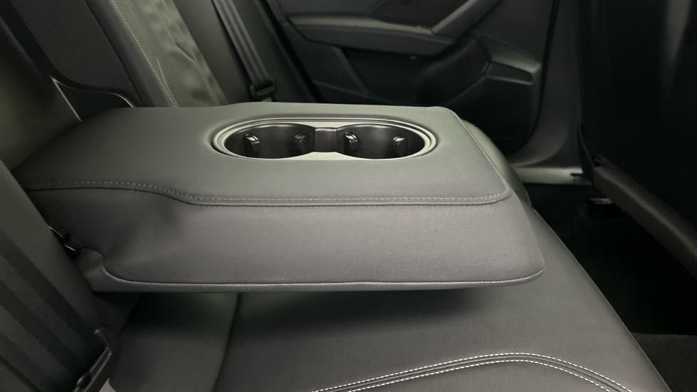 Rear Armrest/ Cup Holder