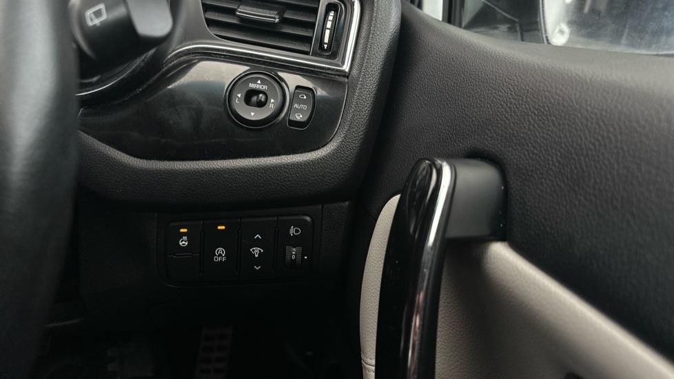 Electric mirrors/Auto Stop/Start/Heated Steering Wheel 