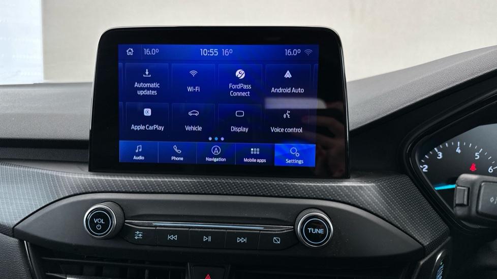 Apple Car Play & Android Auto