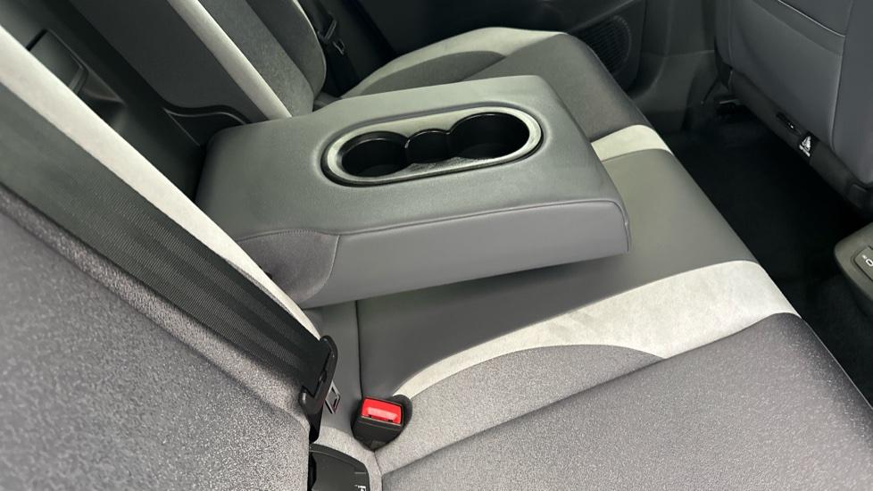 Rear Armrest/ Cup Holder