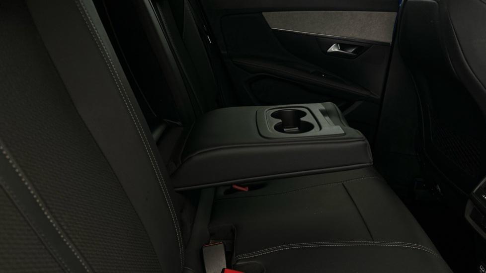 Rear Armrest/ Cup Holder