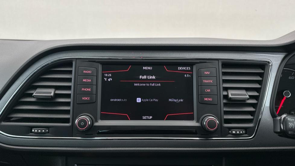 Apple Car Play & Android Auto