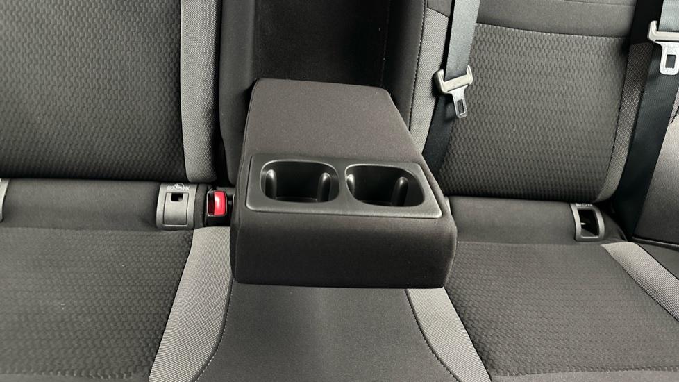 Rear Armrest/ Cup Holder