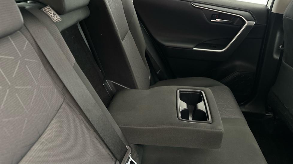 Rear Armrest/ Cup Holder