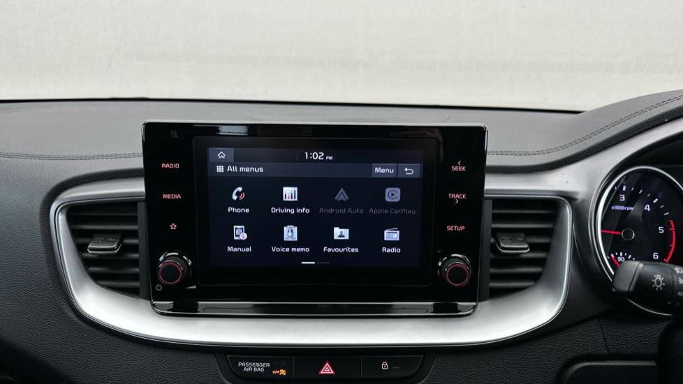 Apple Car Play & Android Auto