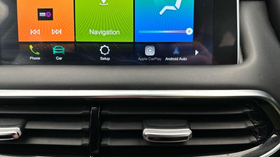 Apple Car Play & Android Auto