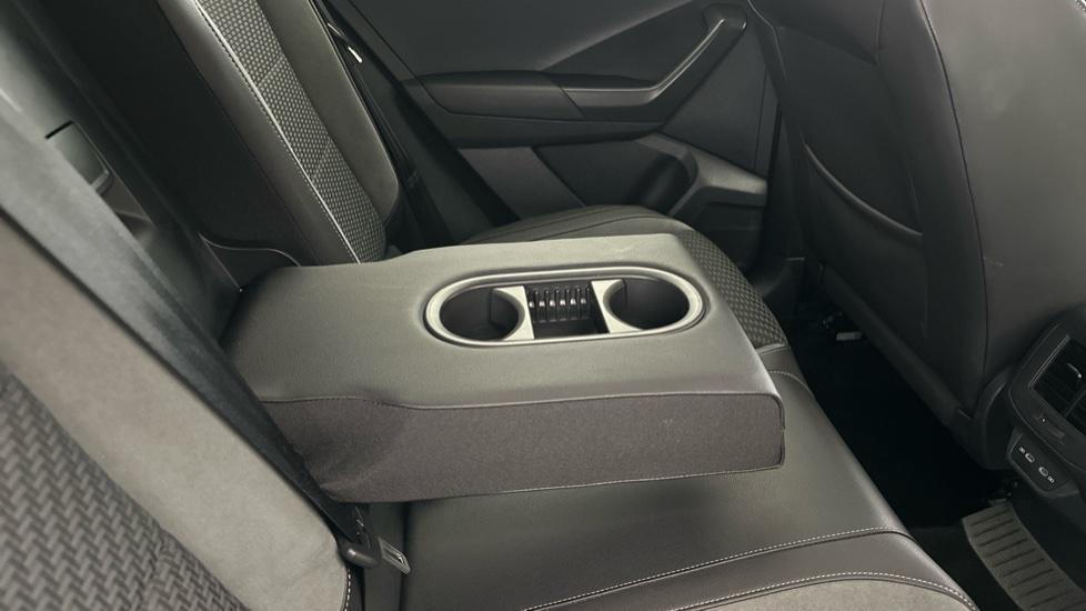 Rear Armrest/ Cup Holder