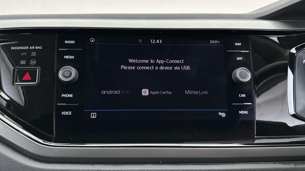 Apple Car Play & Android Auto