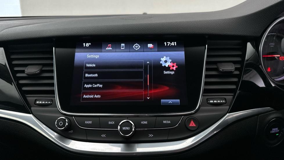 Apple Car Play & Android Auto