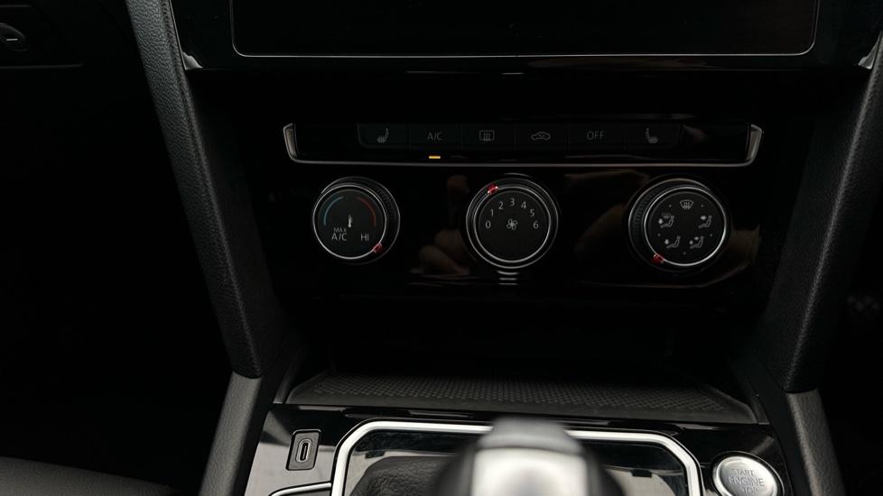 Air Conditioning /Dual Climate Control 