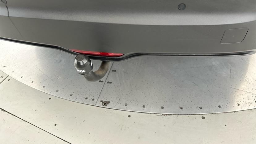 Rear Parking Sensors / Tow Bar