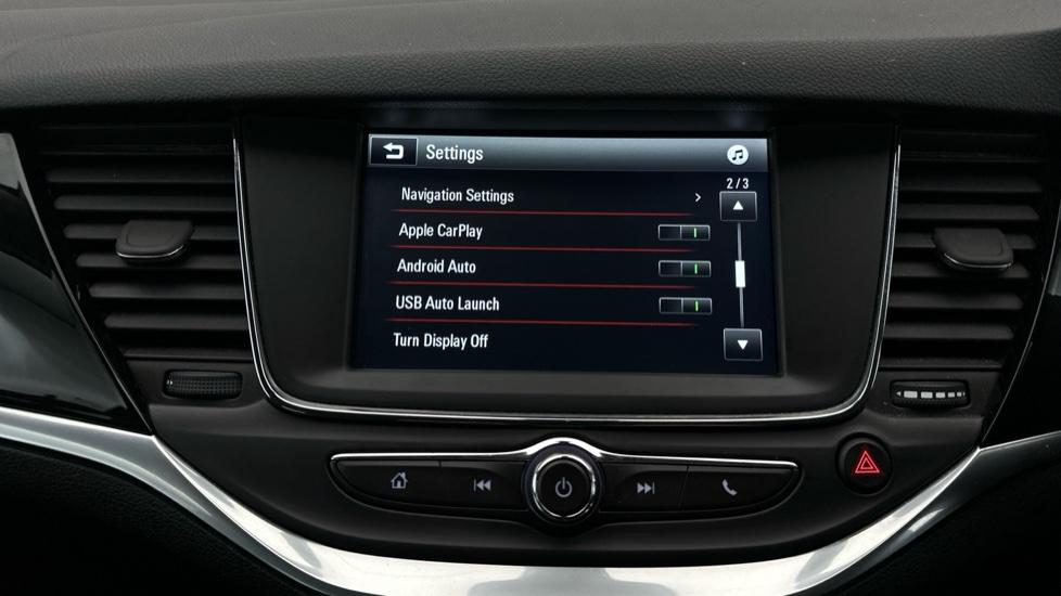 Apple Car Play & Android Auto