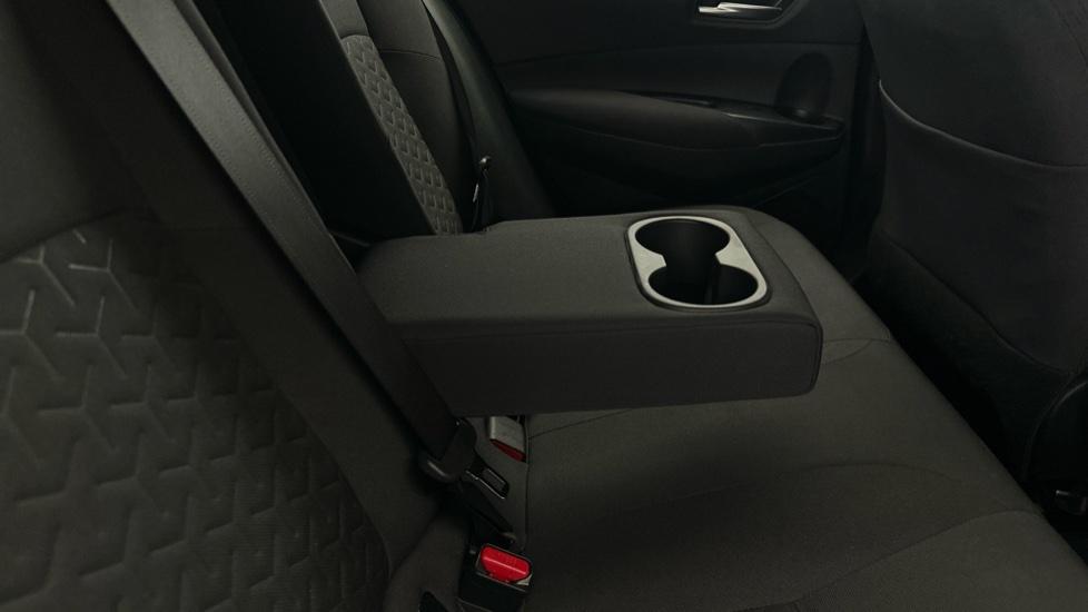 Rear Armrest/ Cup Holder