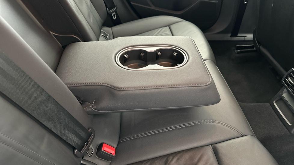 Rear Armrest/ Cup Holder