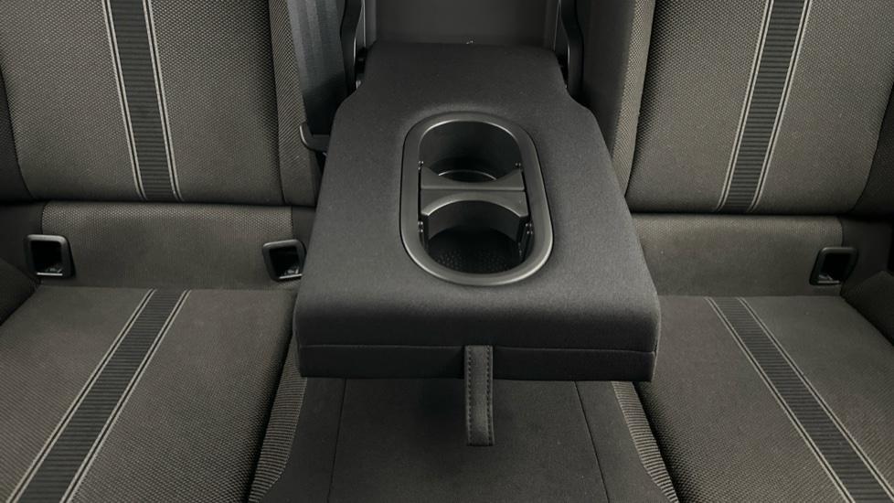 Rear Armrest/ Cup Holder