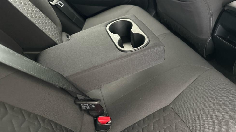 Rear Armrest/ Cup Holder